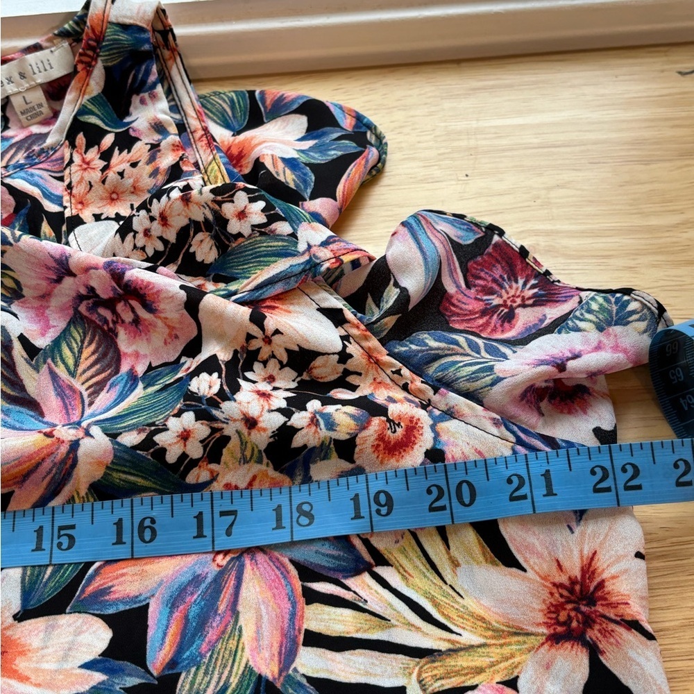 Blue and Pink Ruffled Sleeveless Blouse - Picture 10 of 10